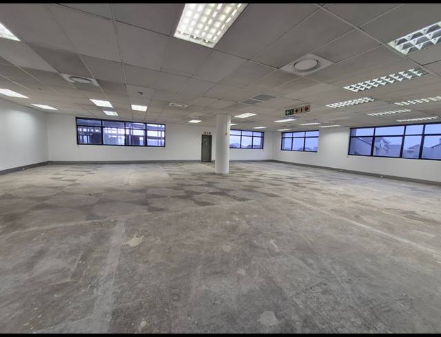 330M² OFFICE TO LET IN SUNNINGHILL
